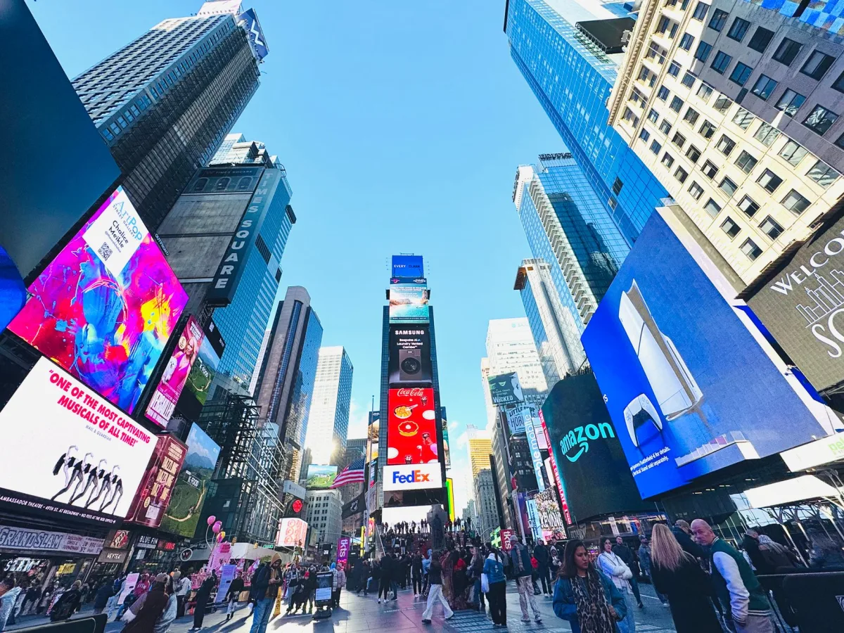 Fans de Mass Effect toman Times Square: la campaña SaveMassEffect que sacude a EA