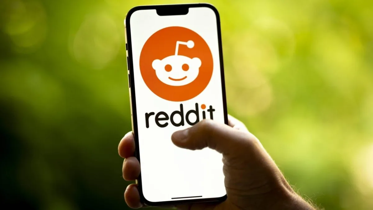 Hollywood Abandona los Superhéroes y Rastrea Reddit en Busca de su Próximo Fenómeno: La Era del Contenido Viral ha Llegado al Cine