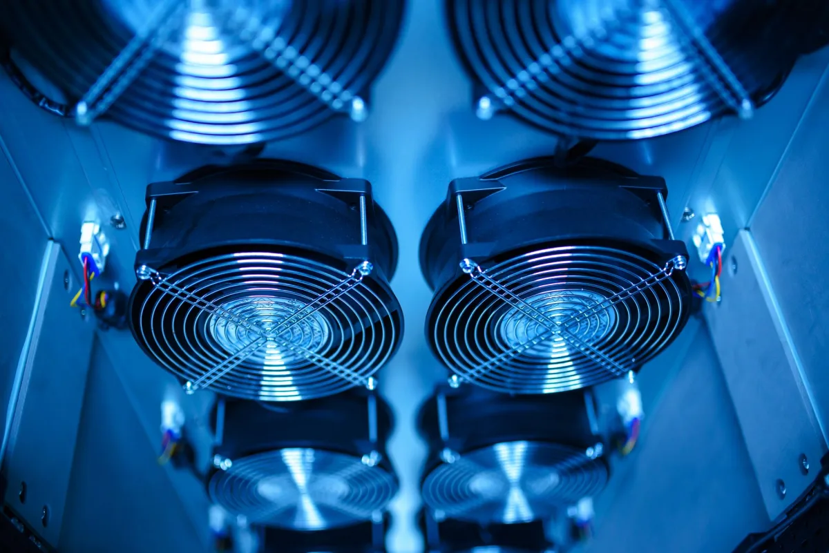 El Jacuzzi que Enfría la IA: NVIDIA Revoluciona los Centros de Datos con Refrigeración Líquida de Alta Temperatura