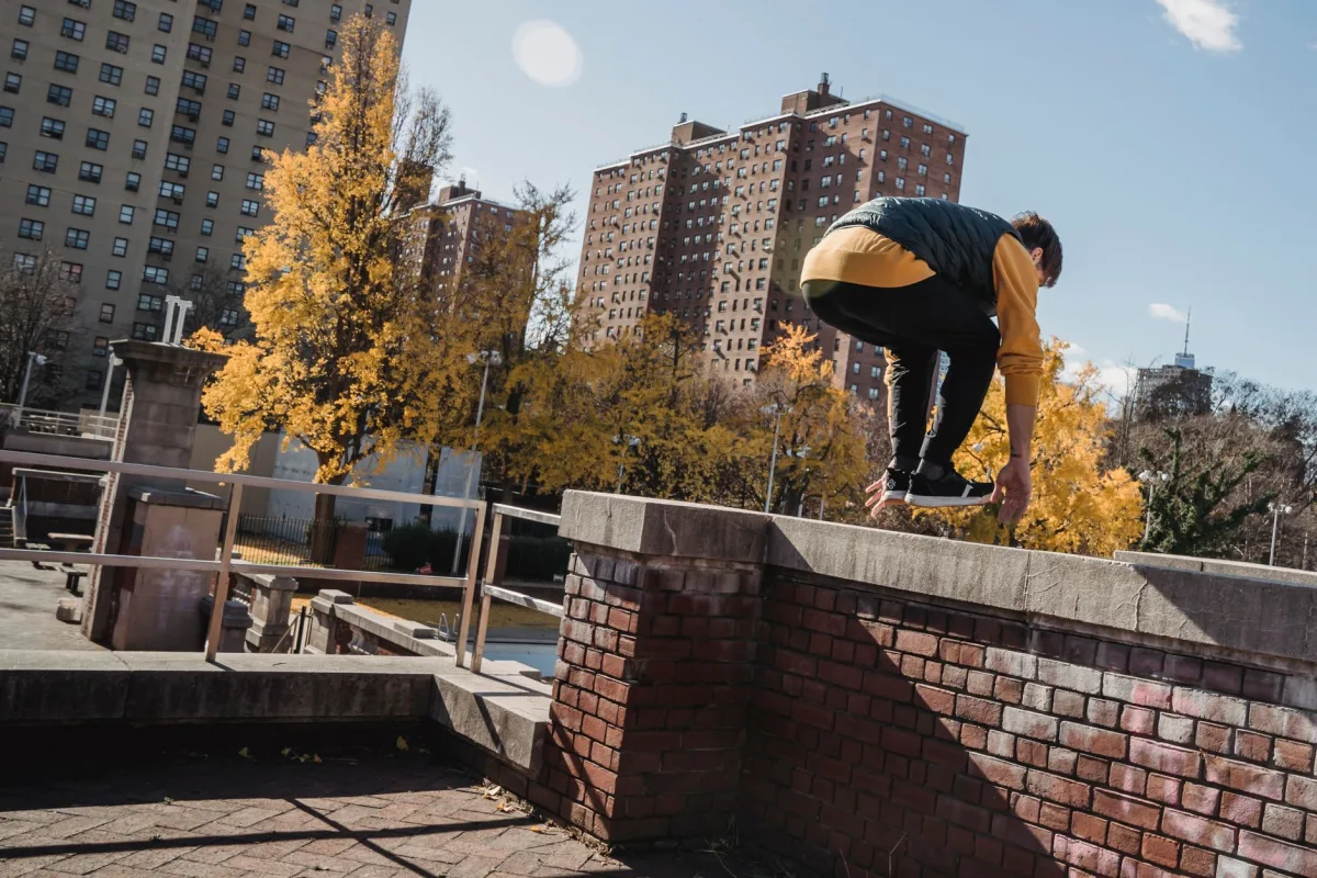 Talon Towers: El Plataformero de Parkour con ADN de Fumito Ueda que Desafía al Vacío