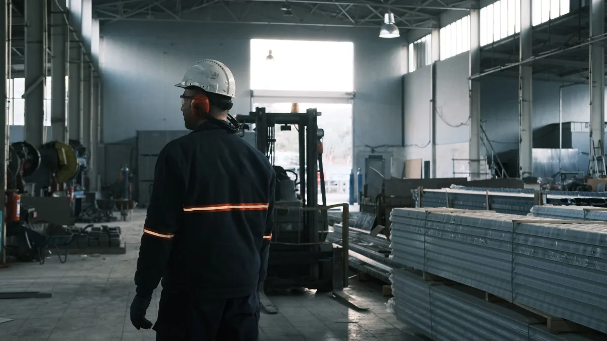 Tesla necesita que sus propios trabajadores entrenen a Optimus. El problema es que muchos se niegan